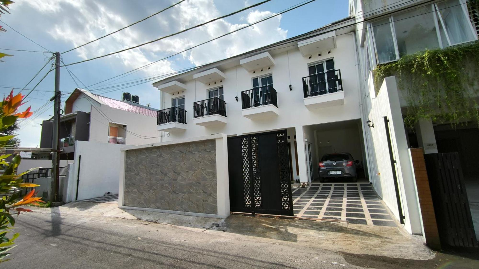 House Of Bedjo Powered By Cocotel Yogyakarta Exterior photo
